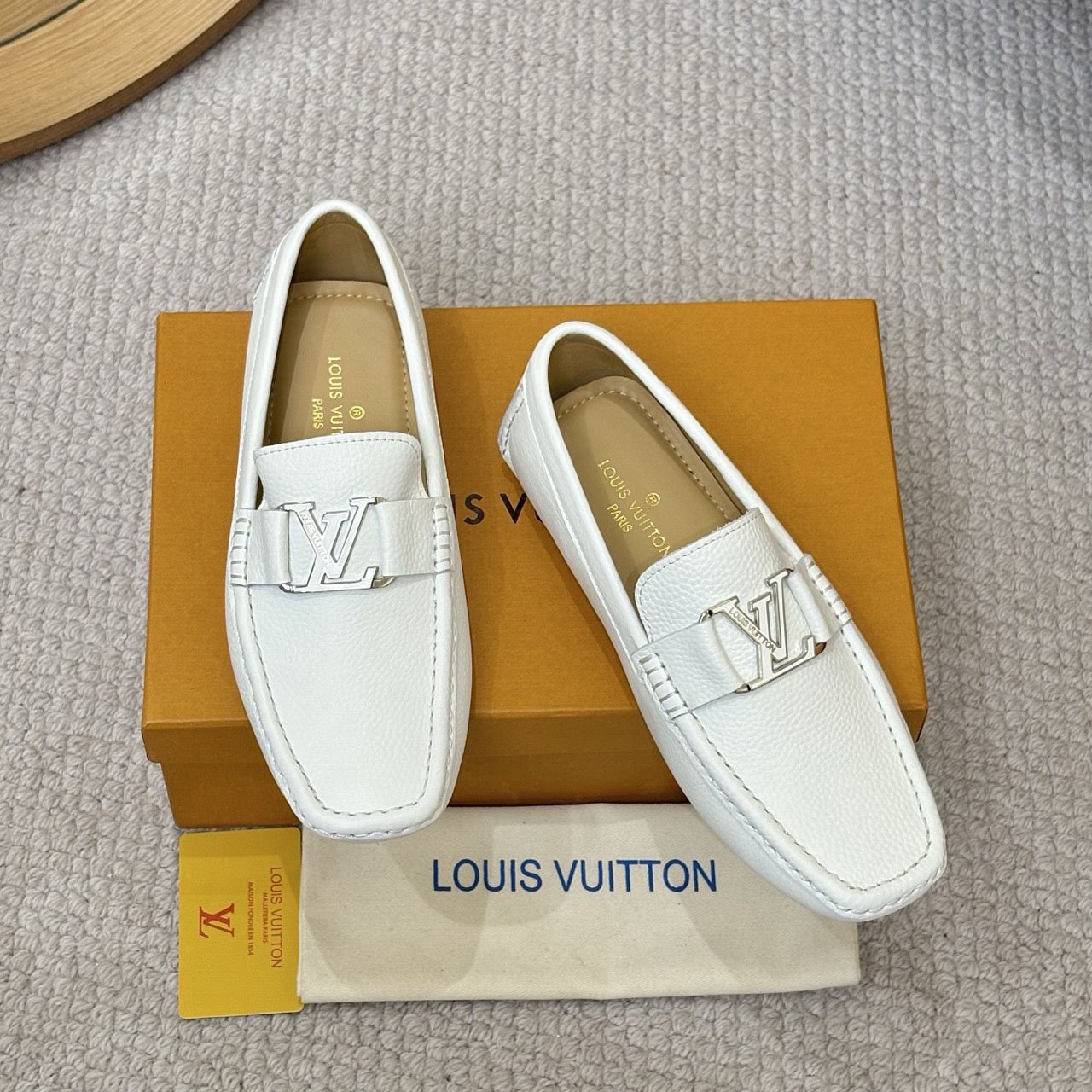 LV Men's Classic Loafers FNG112720