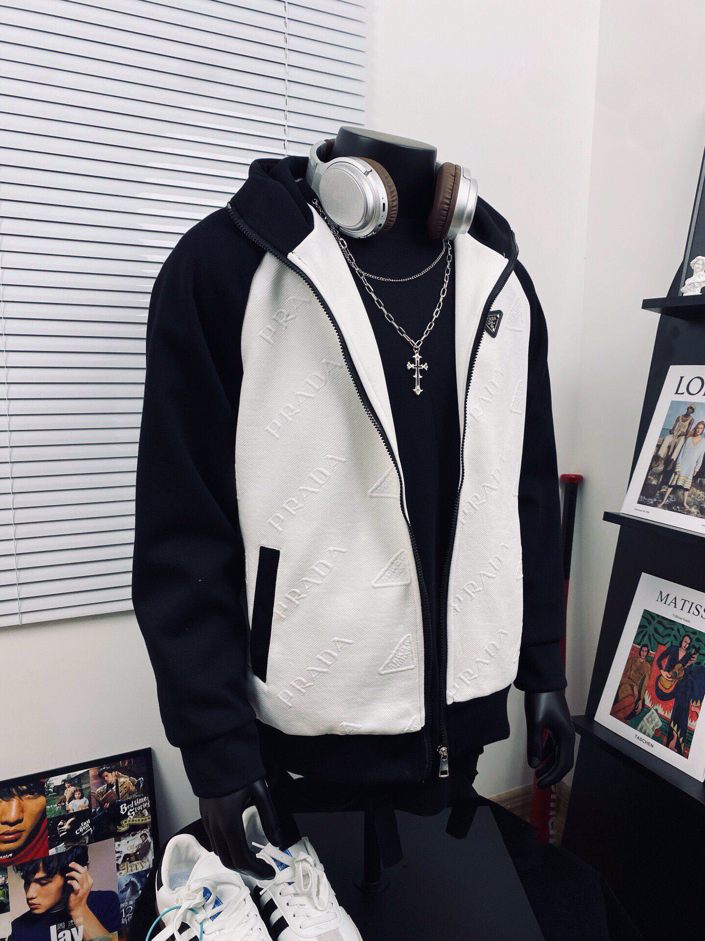 PRA Logo Embossed Hooded Jacket FNG112708