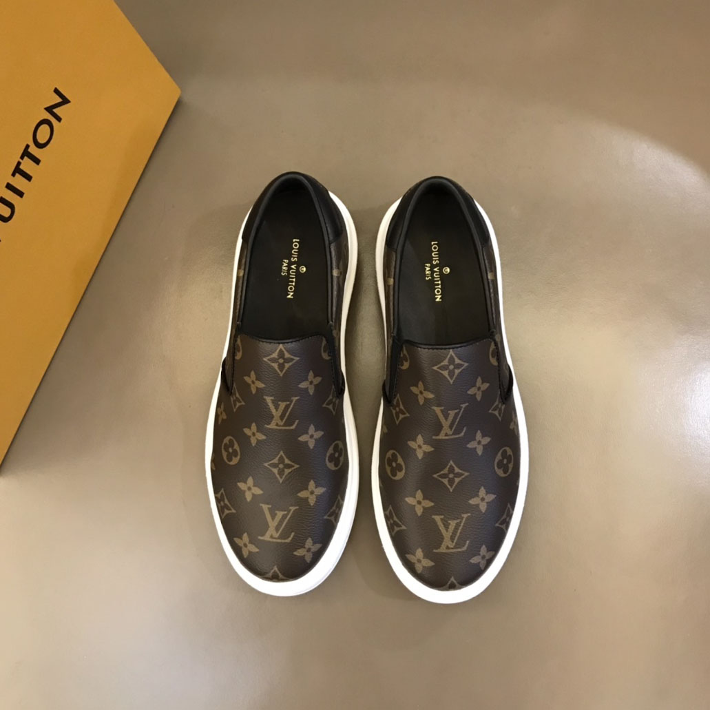 LV Men's Classic Slip-On Shoes FNG120211