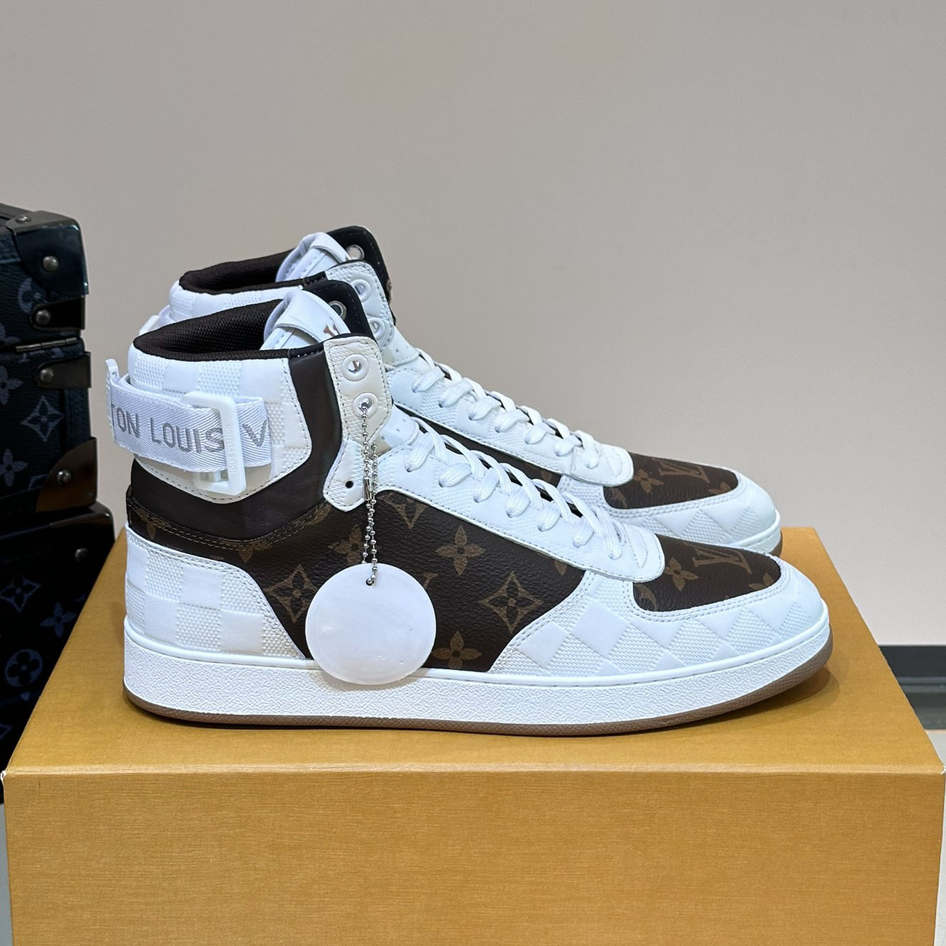 LV Men's Classic High-Top Sneakers FNG120209