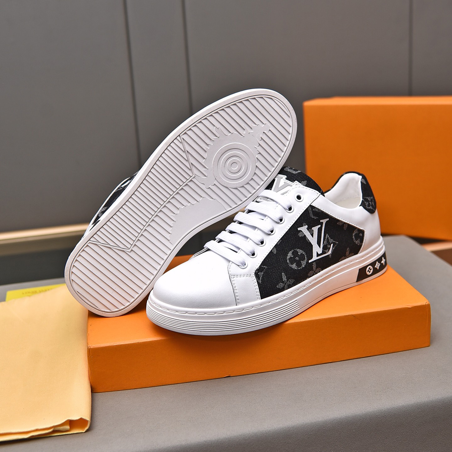 LV Classic Men's Patchwork Sneakers FNG122406