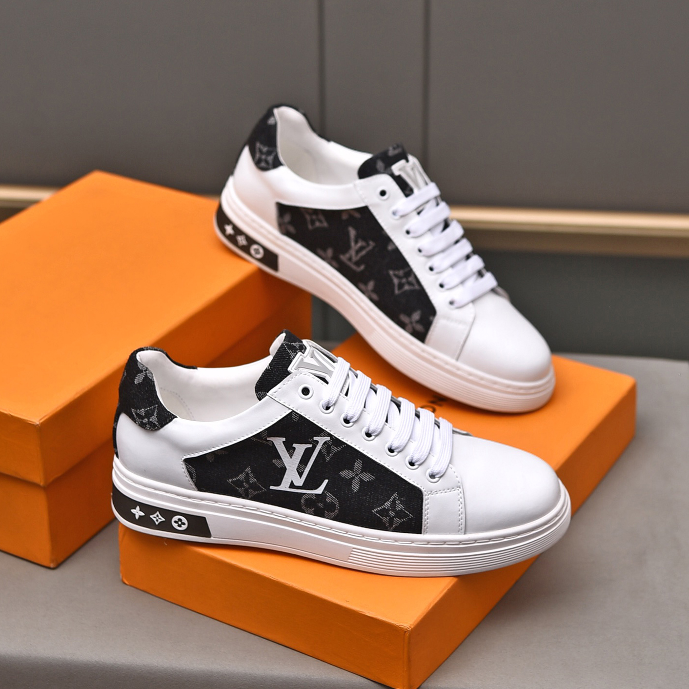 LV Classic Men's Patchwork Sneakers FNG122406