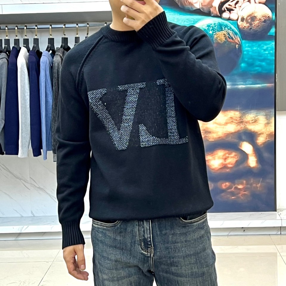 LV Men's Crew Neck Knit Sweater FNG122414