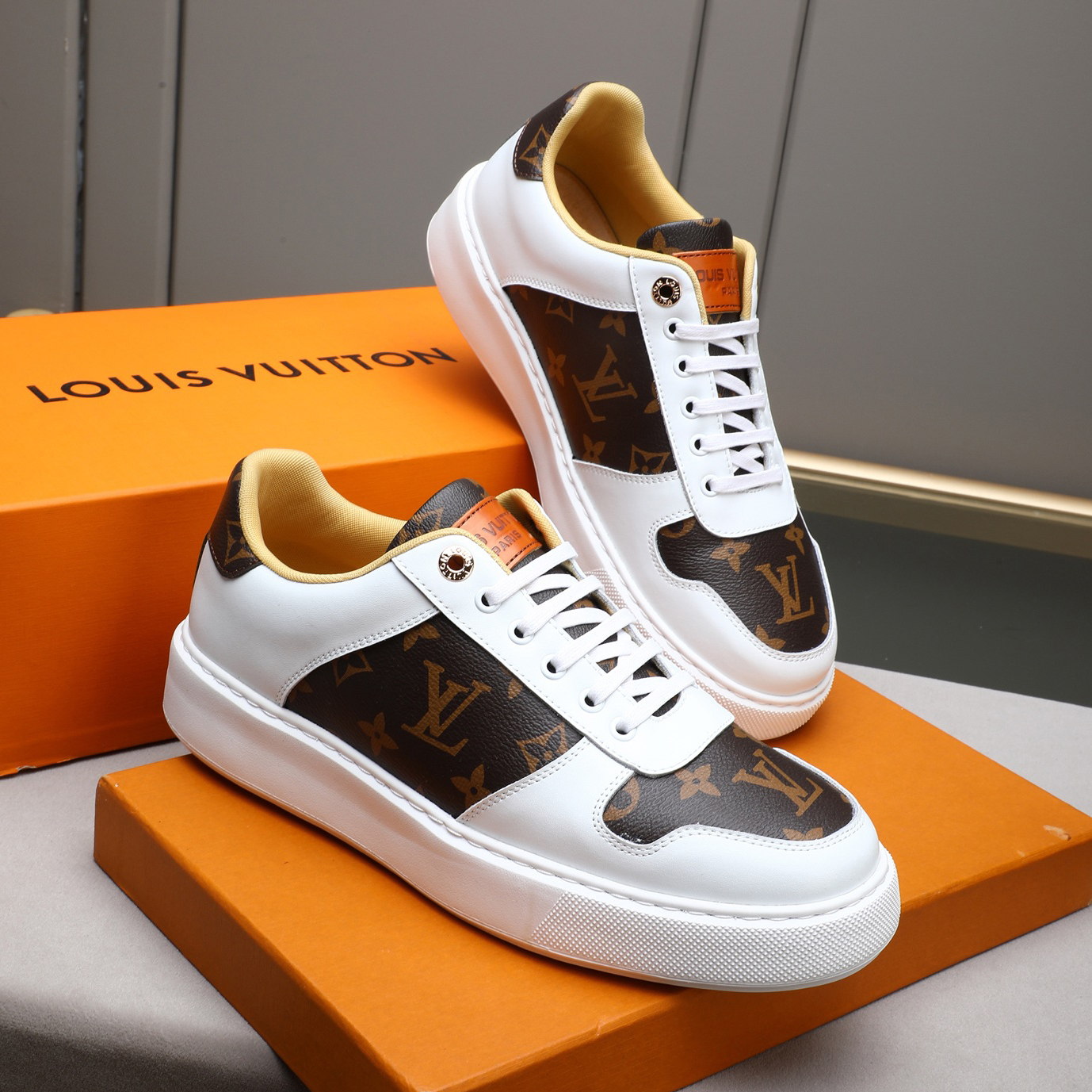 LV Men's Classic Casual Shoes FNG122611