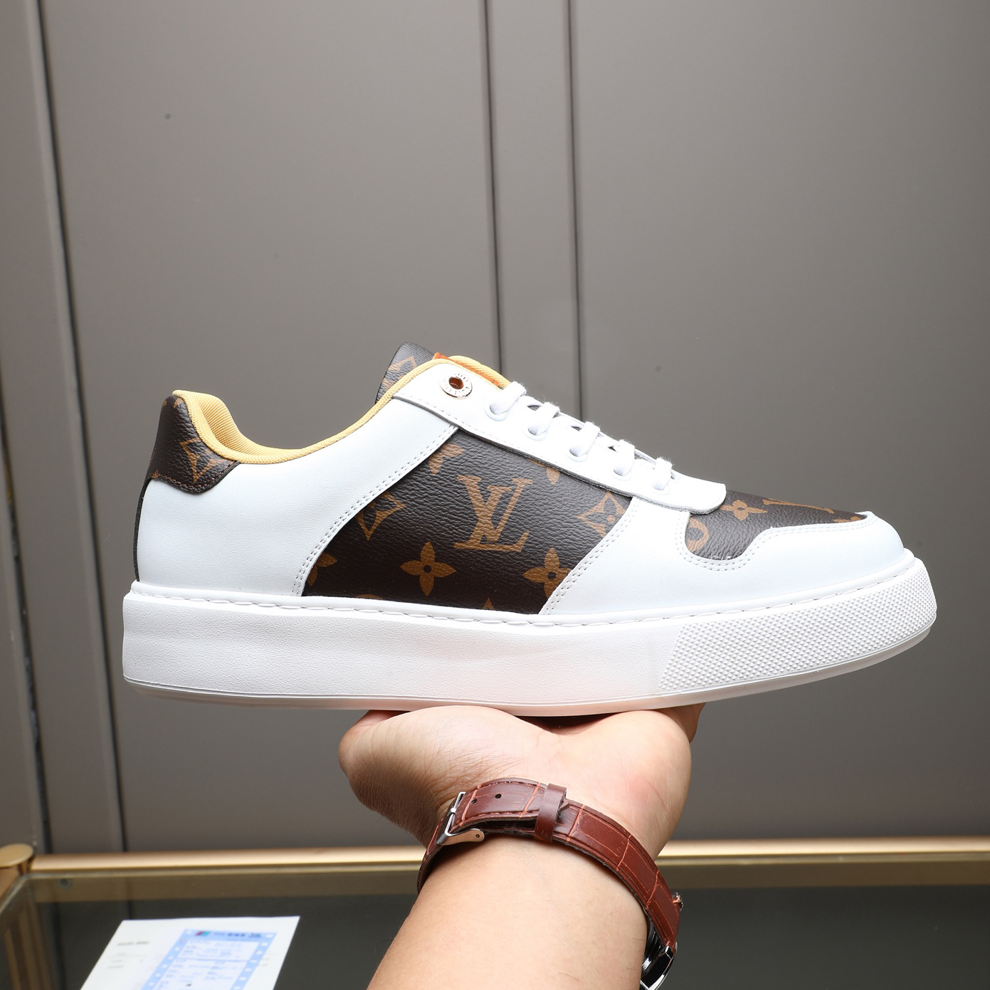 LV Men's Classic Casual Shoes FNG122611