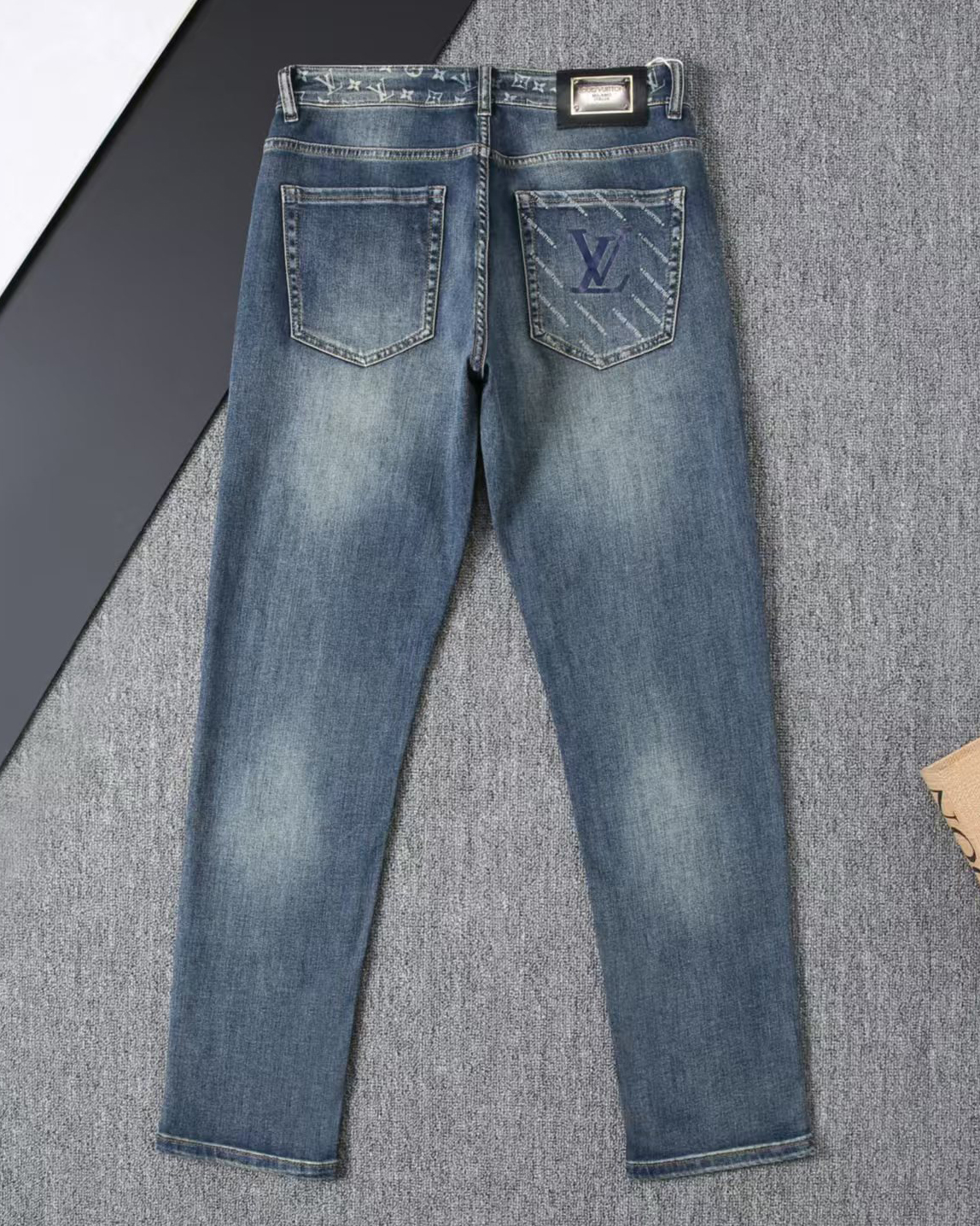 LV Men's Casual Jeans BNL010313