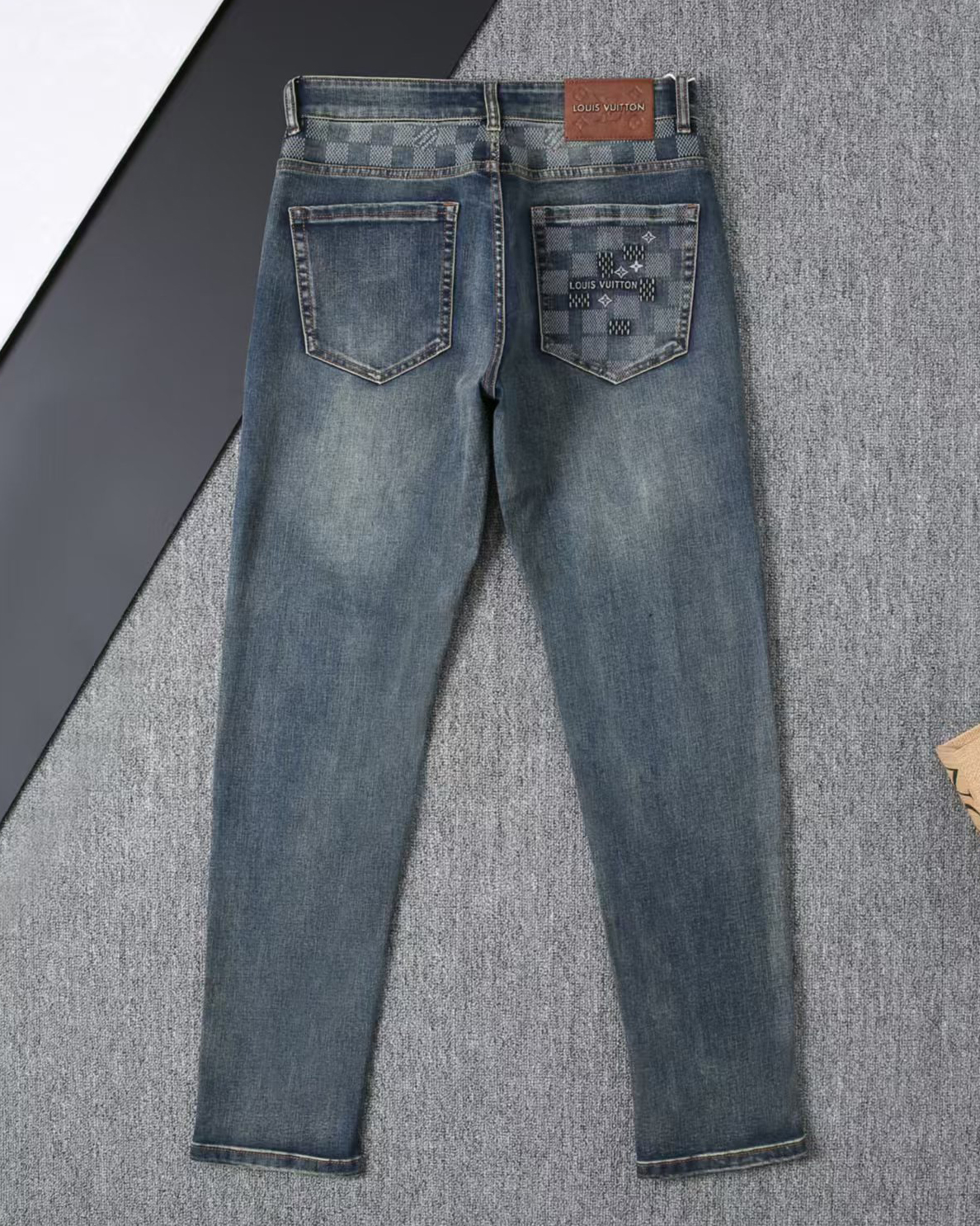 LV Men's Classic Jeans BNL010321