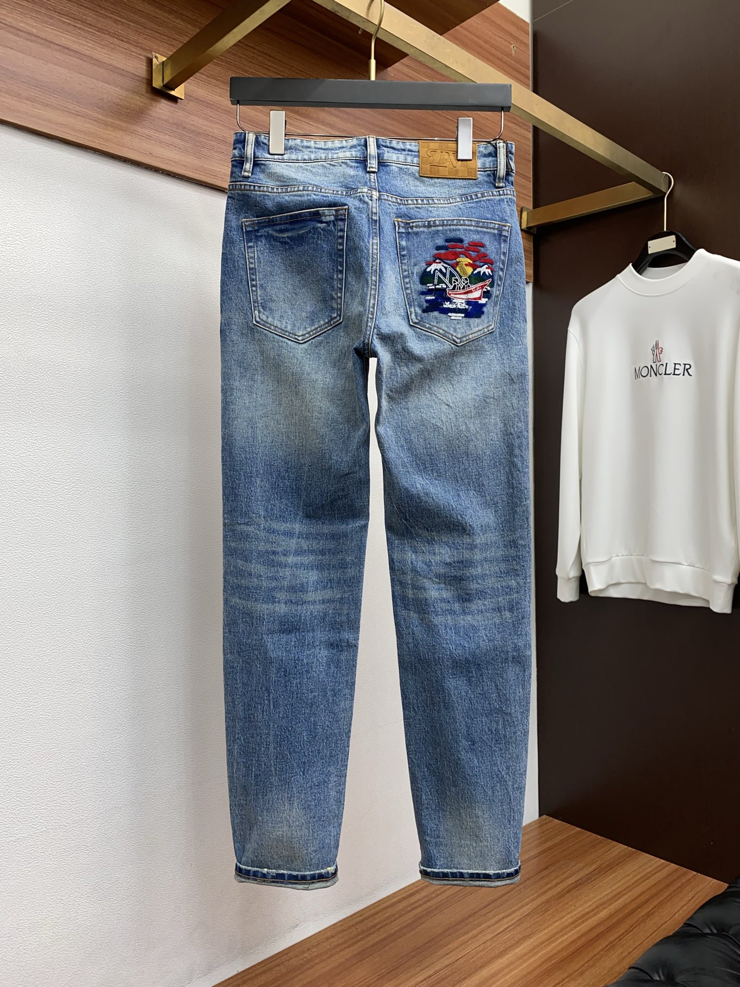 LV Men's Fashion Jeans BNL010408