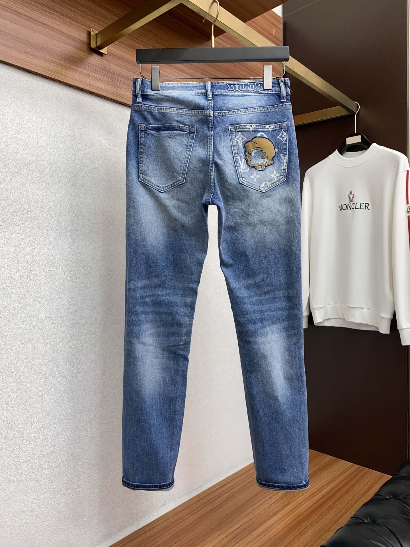 LV Classic Jeans BNL010403