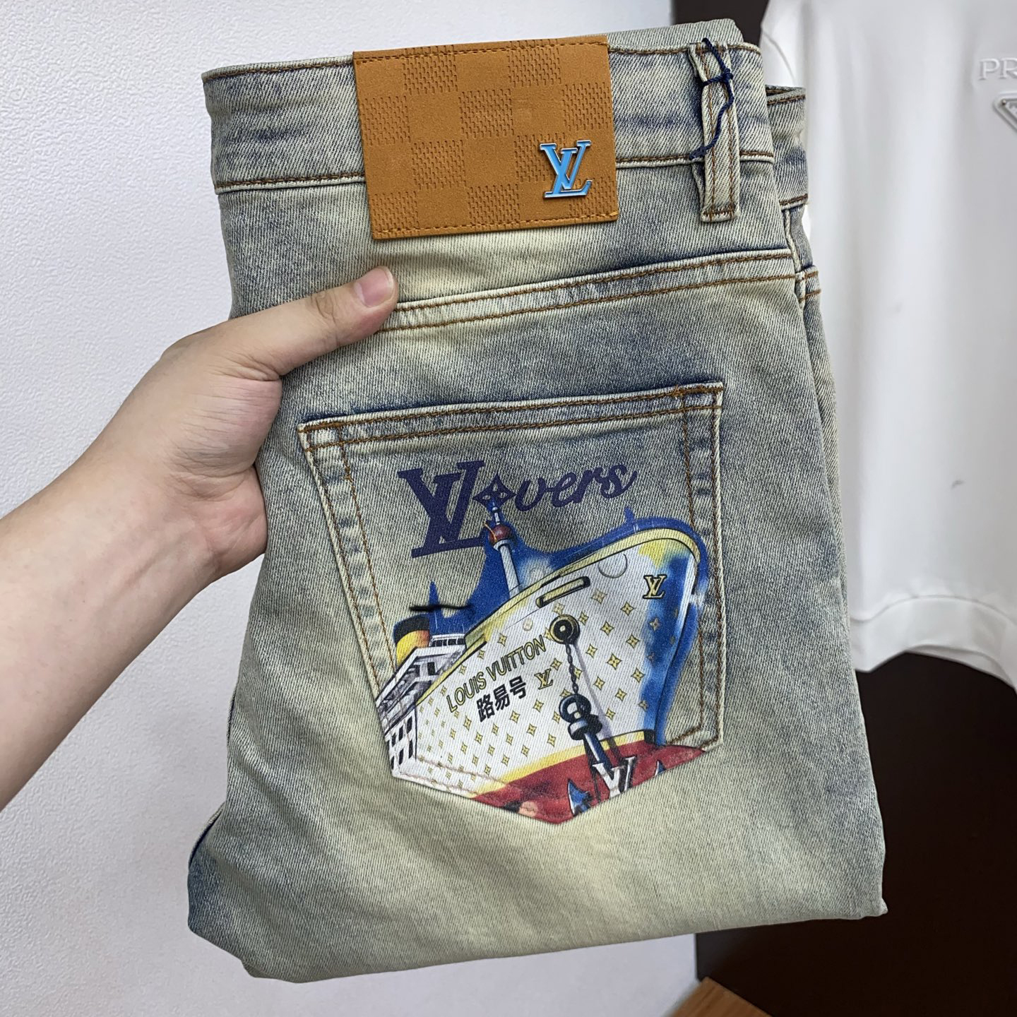 LV Men's Fashion Jeans BNL010417