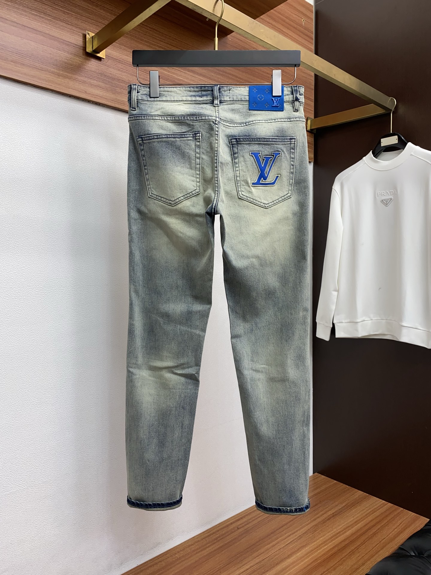 LV Men's Simple Jeans BNL010406