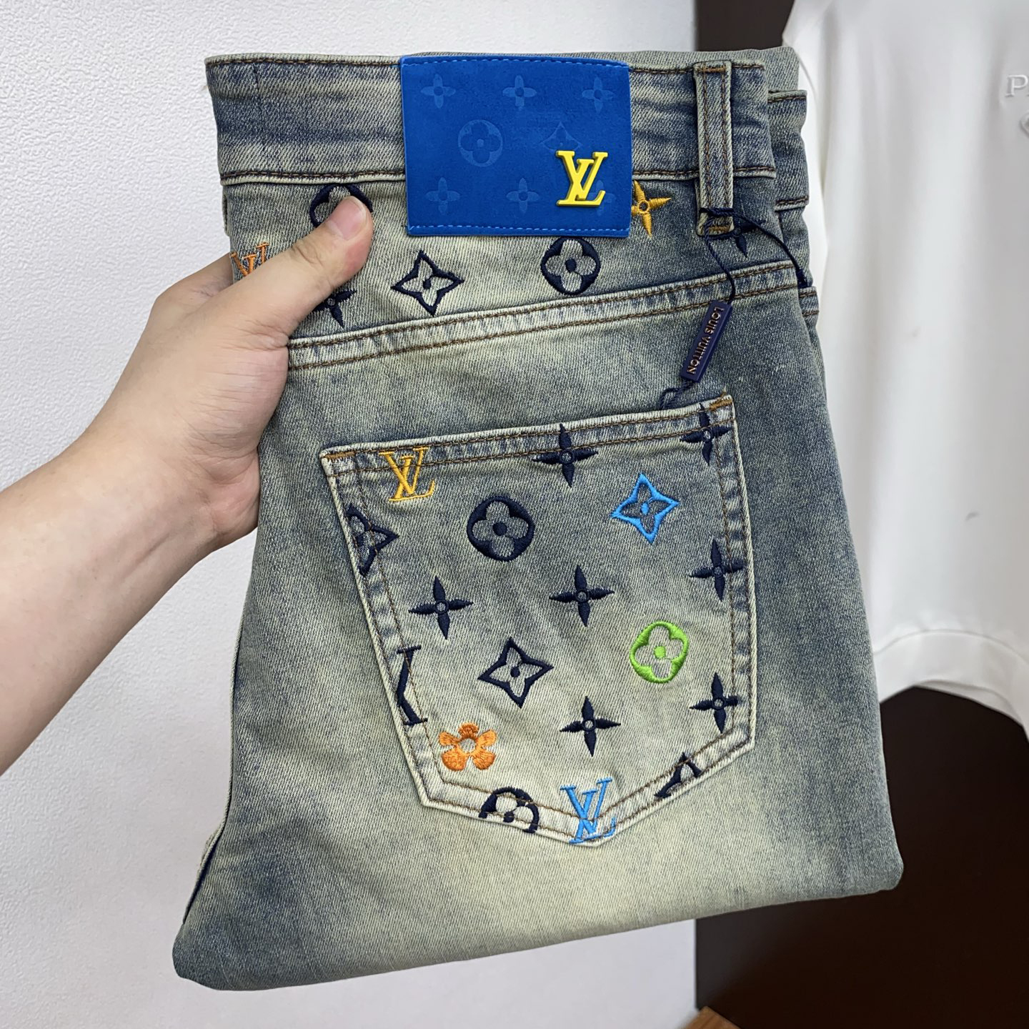 LV Men's Fashion Jeans BNL010411