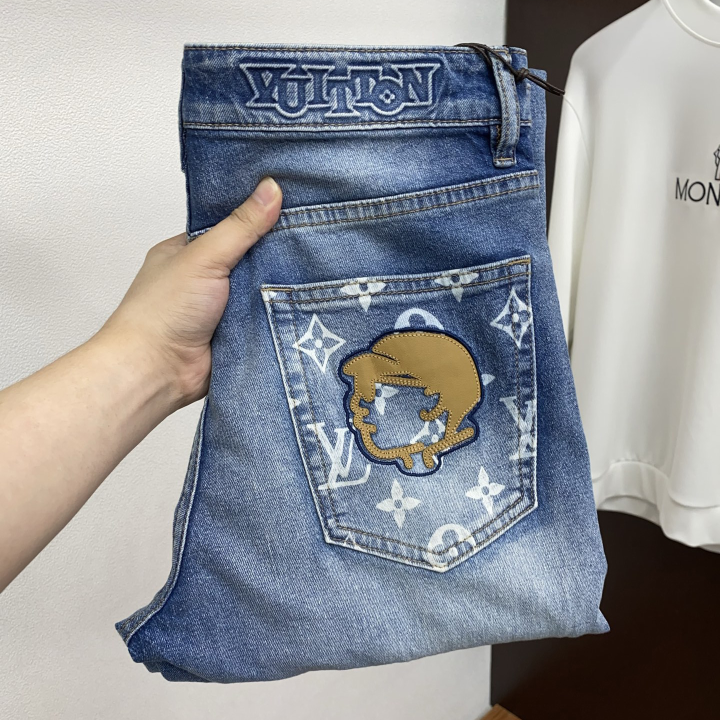LV Classic Jeans BNL010403