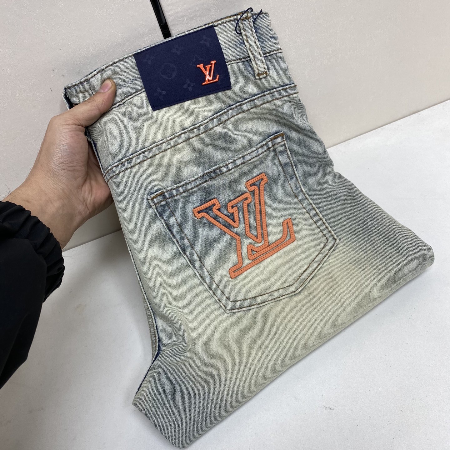 LV 26New Men's Jeans BNL010401