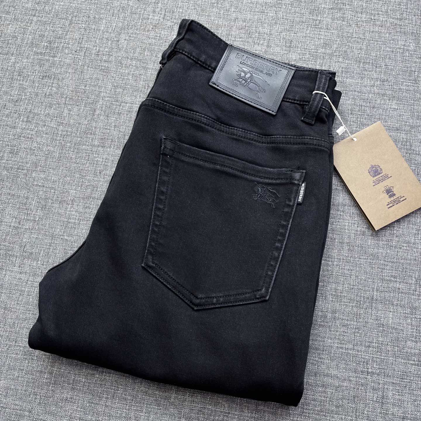 Bur Men's Classic Horse Logo Jeans BNL010640