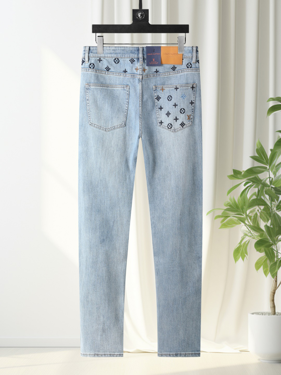 LV Men's Fashion Jeans BNL010632