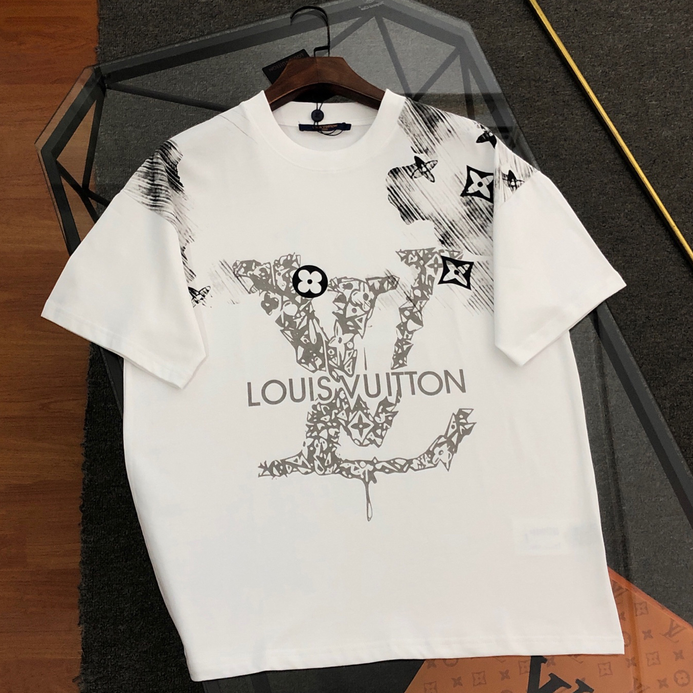 LV Men's Casual Short-Sleeve T-Shirt BNL010702