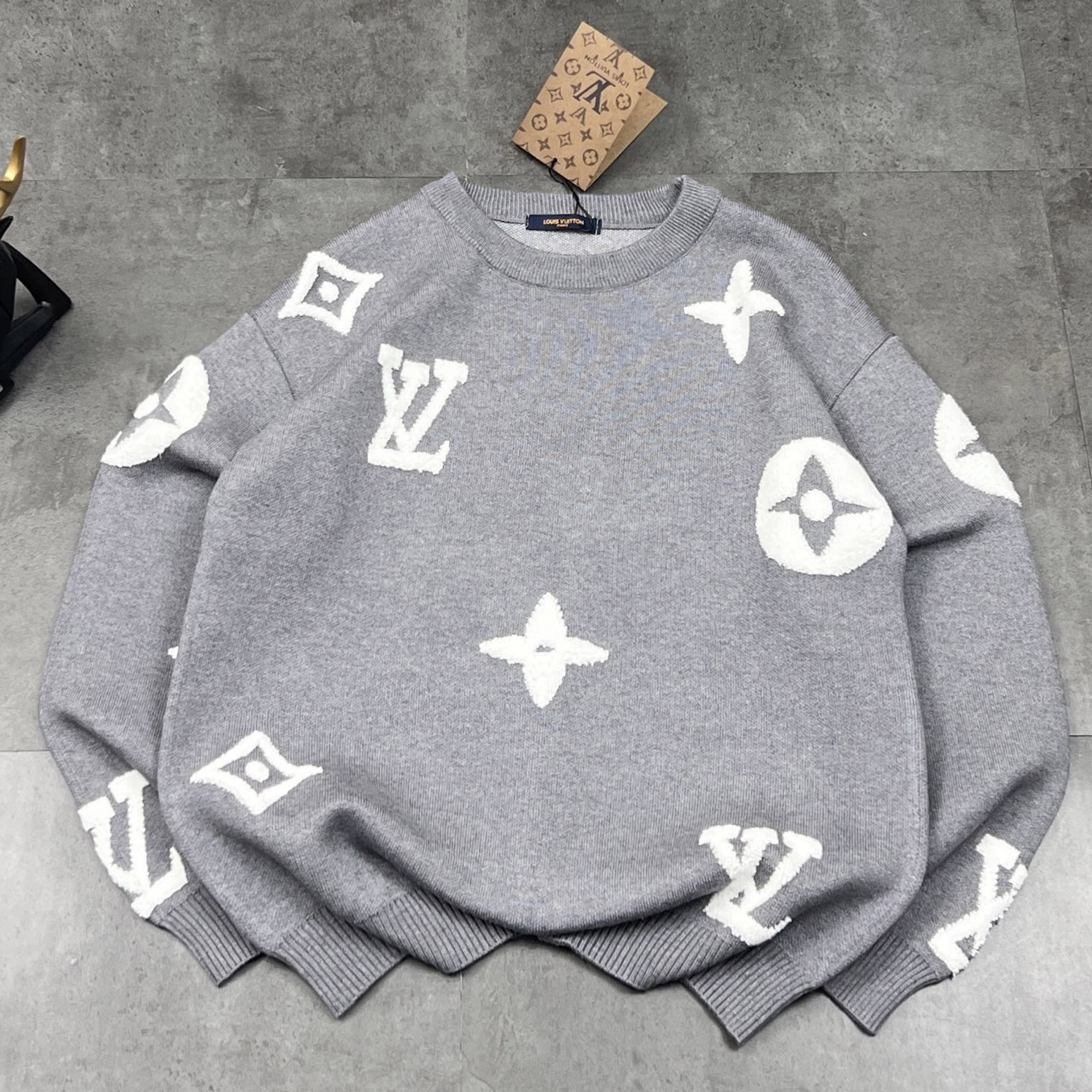 LV Men's Fashion Crew Neck Sweater BNL010707