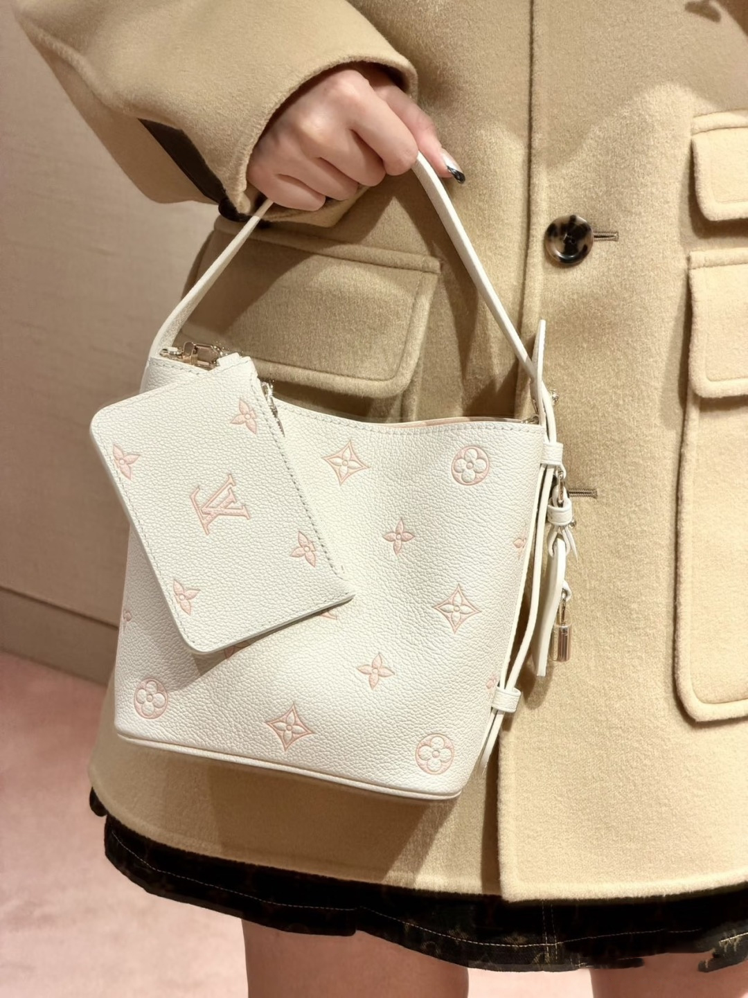 LV Classic White Stylish Bucket Bag BNL011301