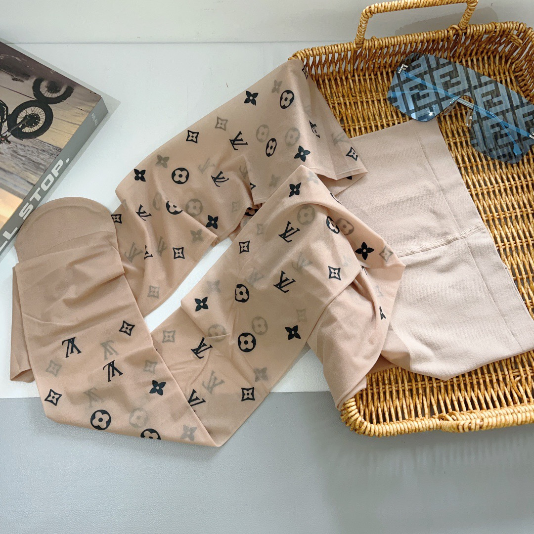 LTT  Women's Classic Monogram Pattern Stockings BNL012047