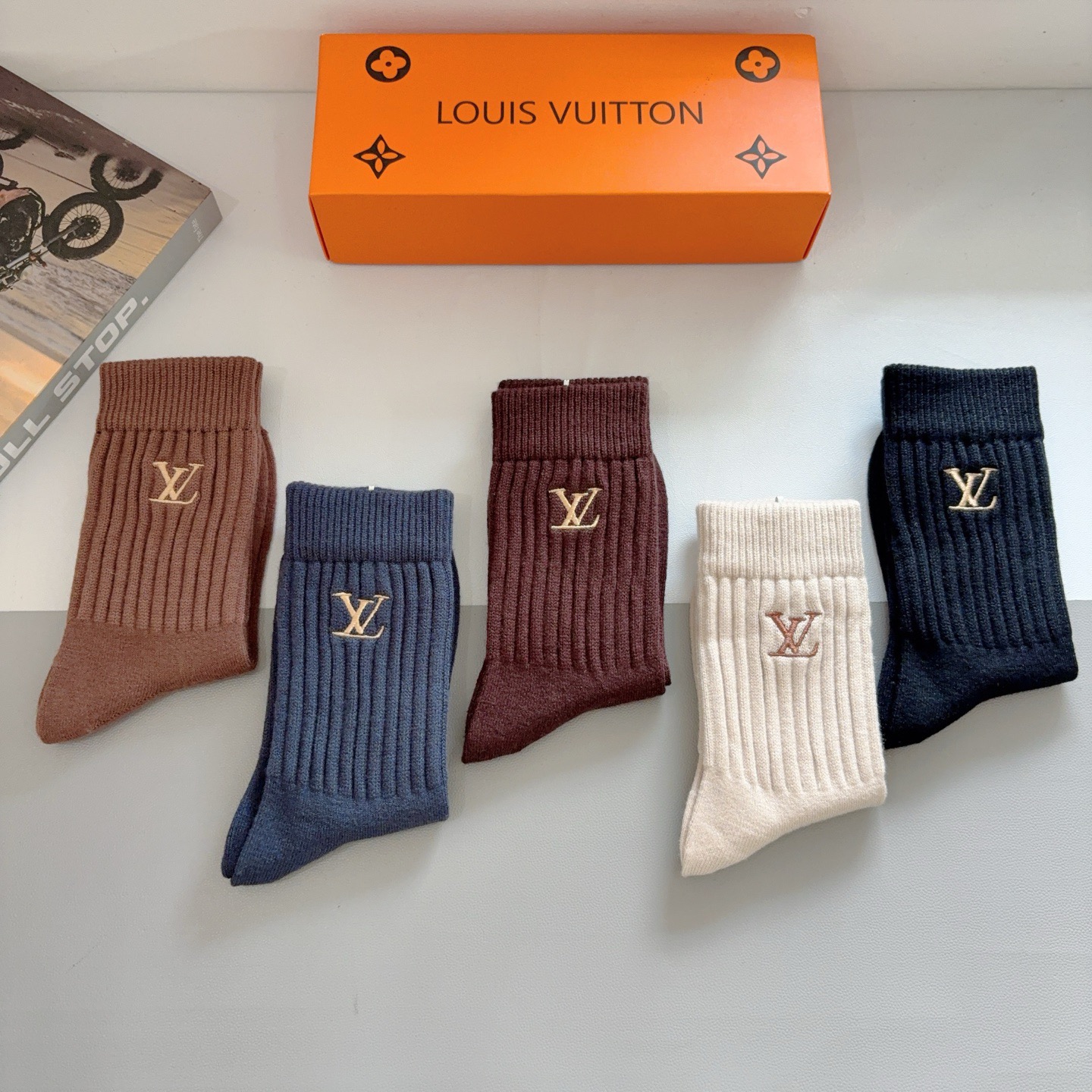 LTT Simple Solid Color Socks BNL012041