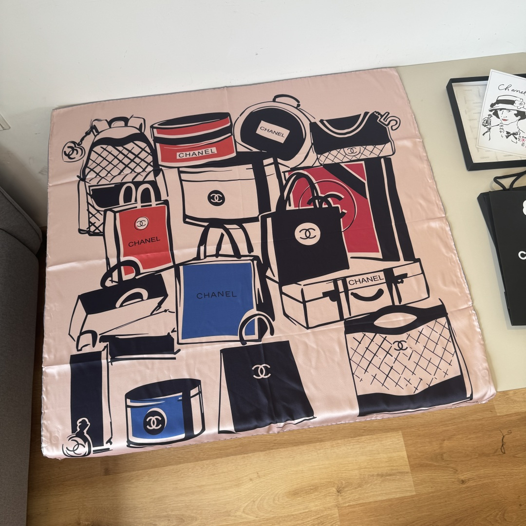 CH Women's Classic Silk Scarf BNL012110