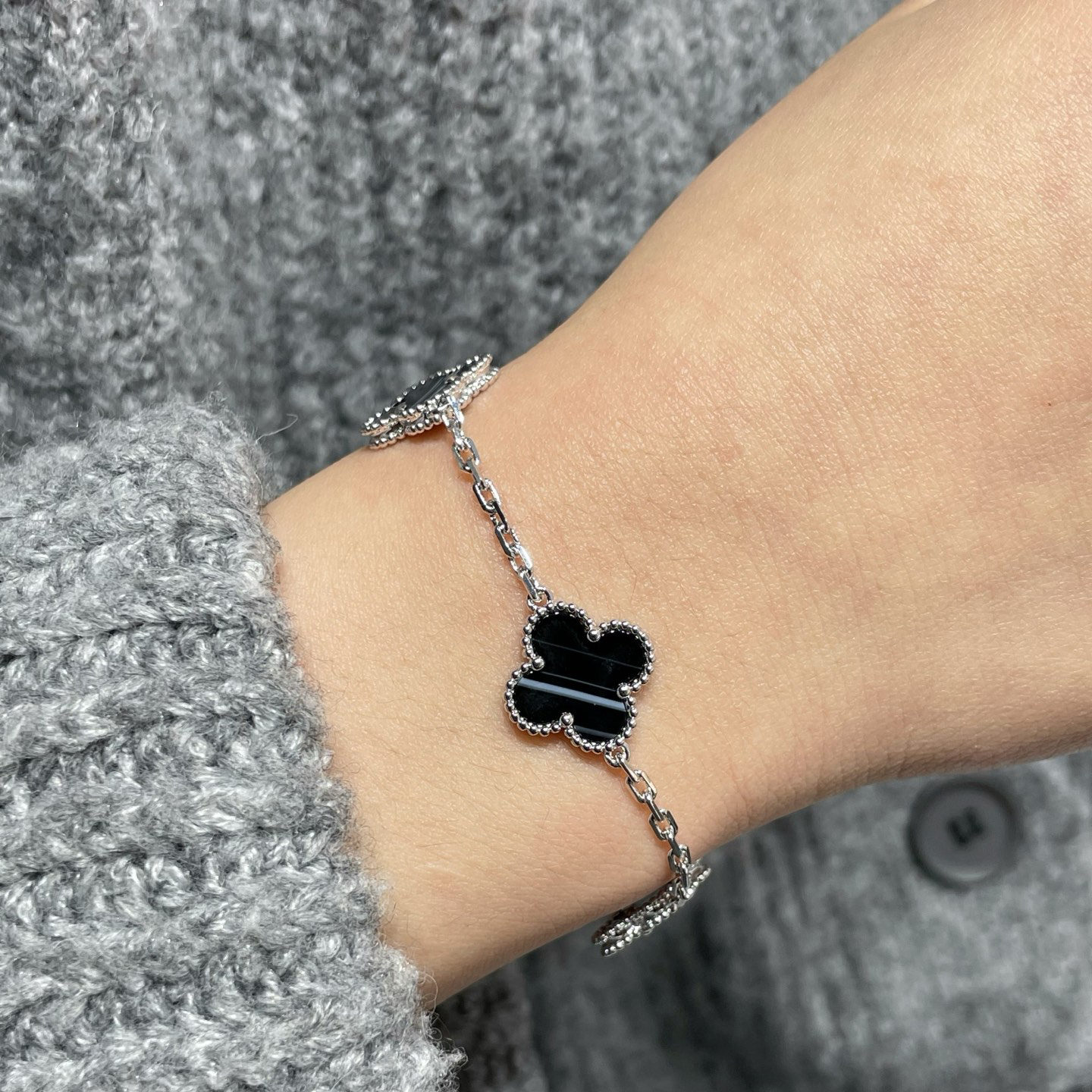 Van C Classic Four-Leaf Clover Bracelet BNL013105