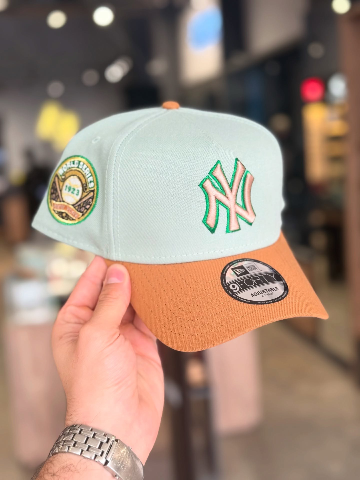 NEW ERA NEW YORK YANKEES EVEREST TWO TONE EDITION 9FORTY A FRAME SNAPBACK CAP