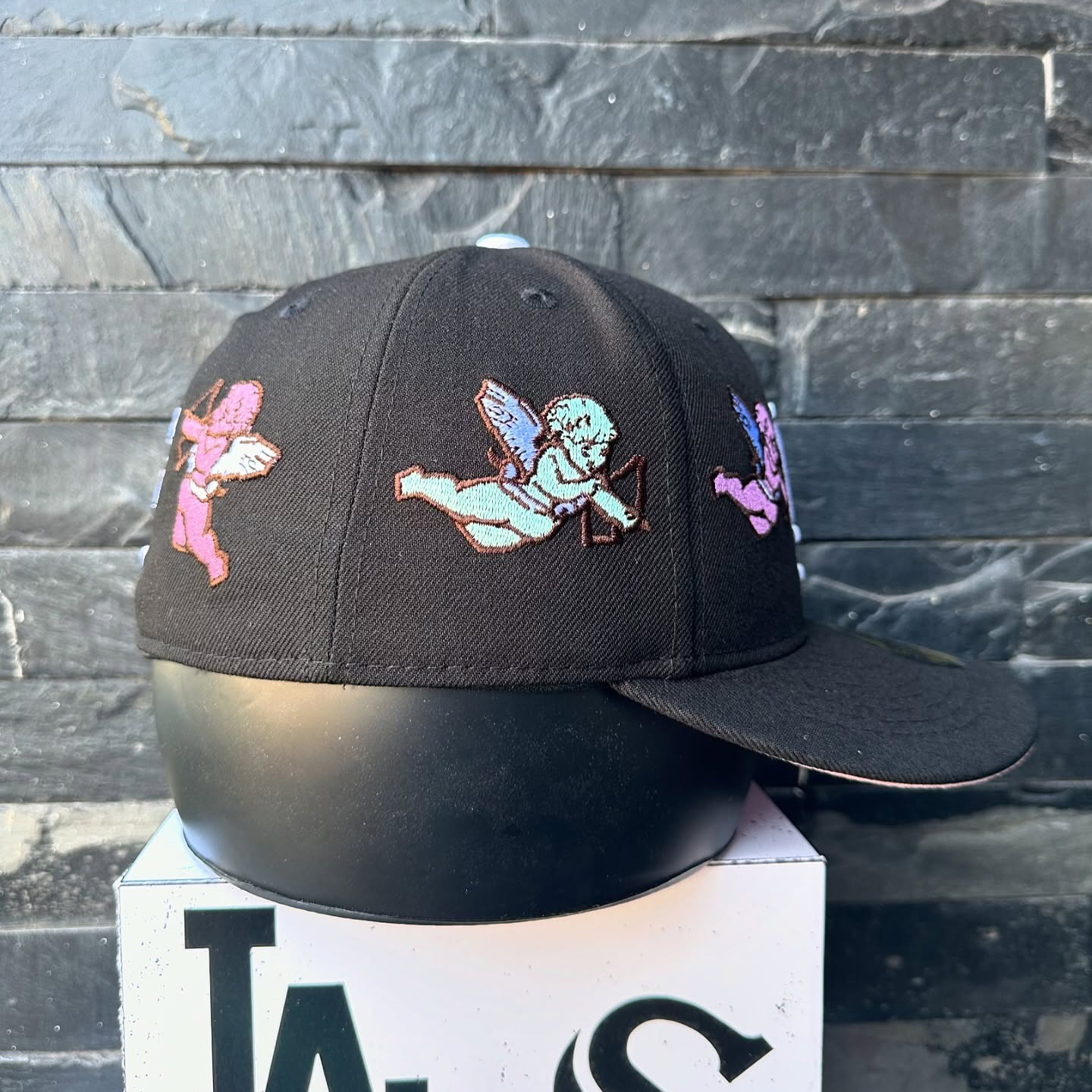 NEW ERA LOS ANGELES DODGER BORN X RAISED BLACK CHERUB EMBROIDERED CASUAL BASEBALL CAP