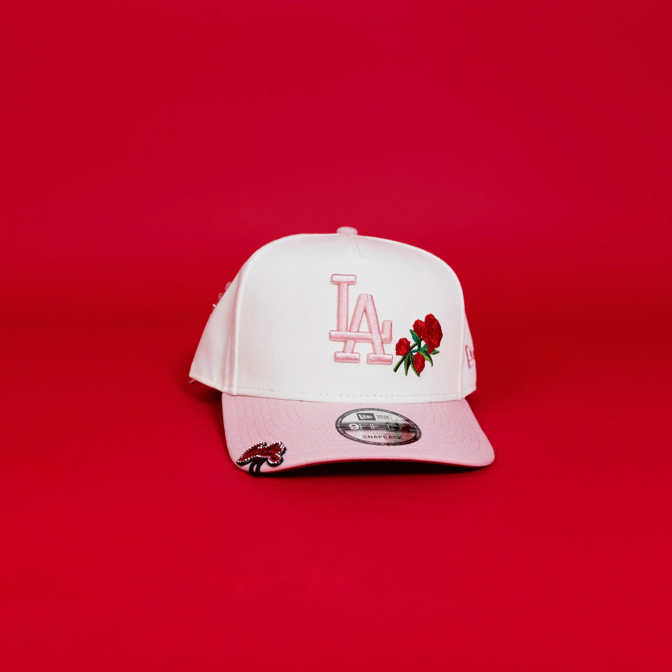 NEW ERA EXCLUSIVE 9FIFTY A-FRAME CHROME/ SOFT PINK LOS ANGELES DODGERS SNAPBACK W/ ROSES