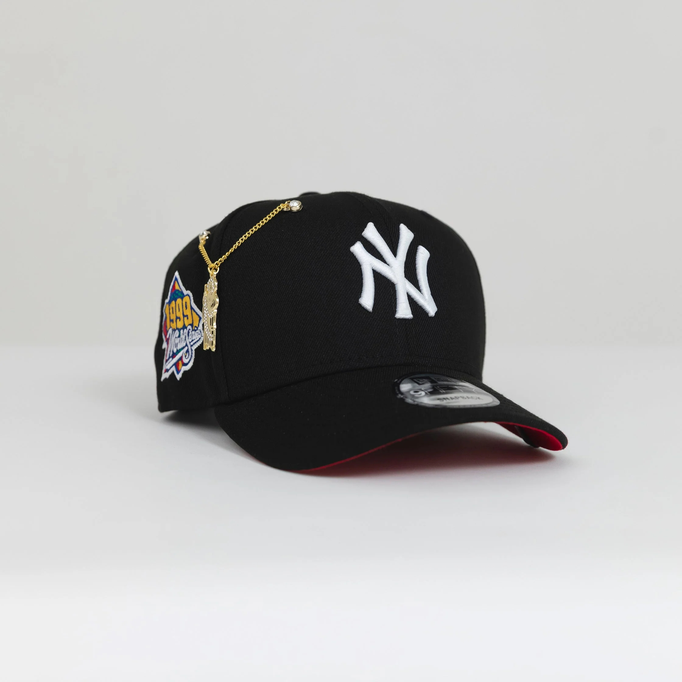NEW ERA EXCLUSIVE 9FIFTY A-FRAME BLACK NEW YORK YANKEES SNAPBACK W/ 1999 WORLD SERIES SIDE PATCH