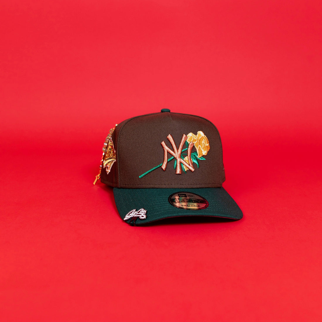 NEW ERA EXCLUSIVE 9FIFTY A-FRAME BROWN/ PINE GREEN NEW YORK YANKEES SNAPBACK W/ ROSE + 1996 WORLD SERIES SIDE PATCH