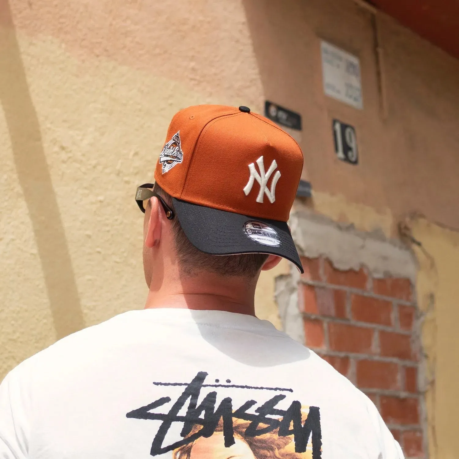 NEW ERA 9FORTY A-FRAME NEW YORK YANKEES WORLD SERIES 1996 TWO TONE / PINK UV SNAPBACK