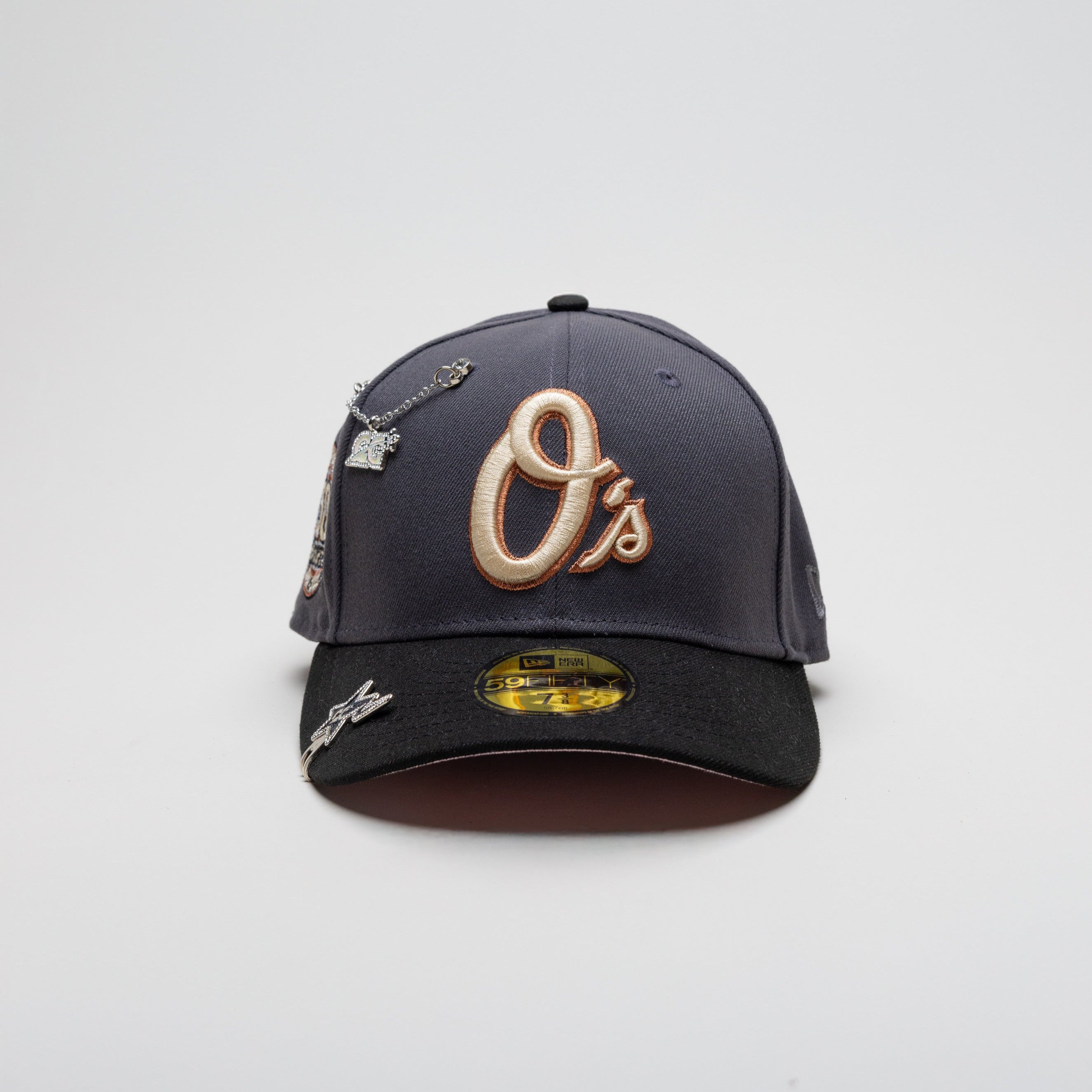 NEW ERA EXCLUSIVE 59FIFTY DARK GREY/ BLACK BALTIMORE ORIOLES W/ 30TH ANNIVERSARY PATCH