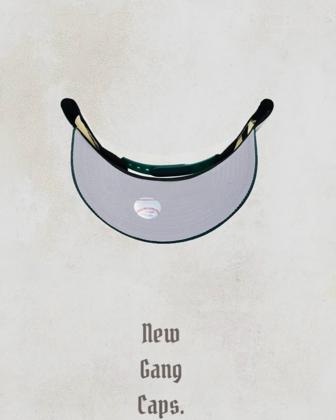 NEW ERA OAKLAND ATHLETICS WORLD SERIES 1985 CHROME TWO TONE EDITION 9FORTY A FRAME SNAPBACK HAT