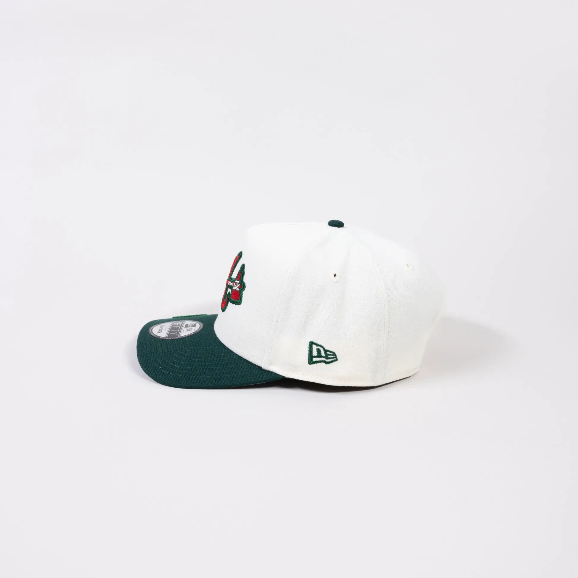 NEW ERA EXCLUSIVE 9FIFTY A-FRAME CHROME/ FOREST GREEN ATLANTA BRAVES SNAPBACK W/ 2000 ALL STAR GAME SIDE PATCH