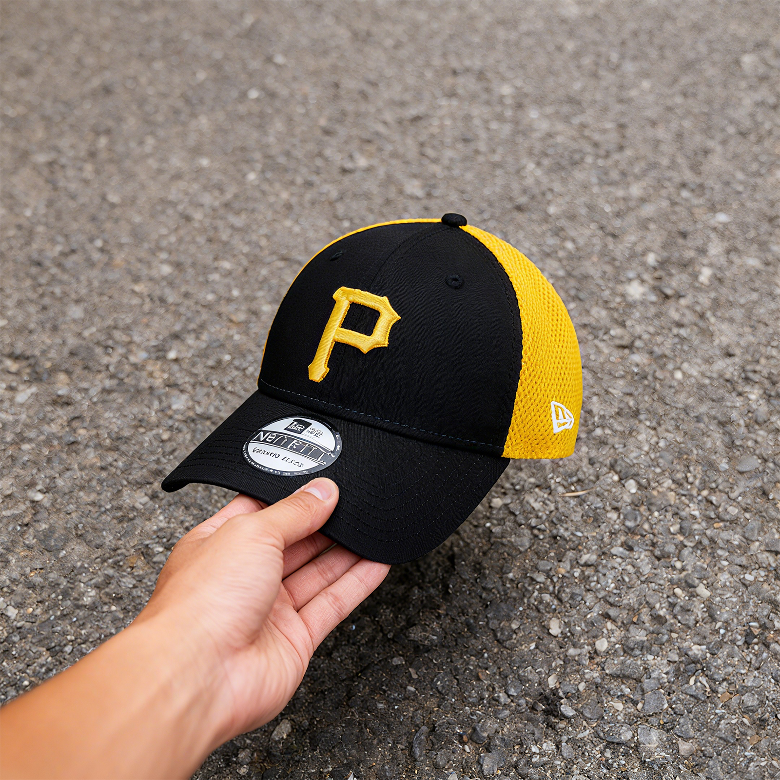 Men's Pittsburgh Pirates New Era Black Team Neo Logo 39THIRTY Flex Hat