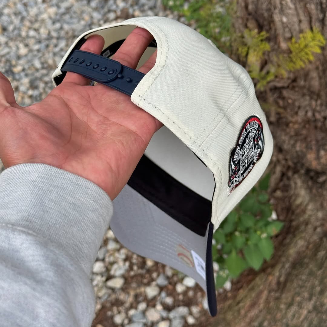 NEW ERA NEW YORK YANKEES SUBWAY SERIES 2000 CREMA EMBROIDERED CASUAL BASEBALL CAP