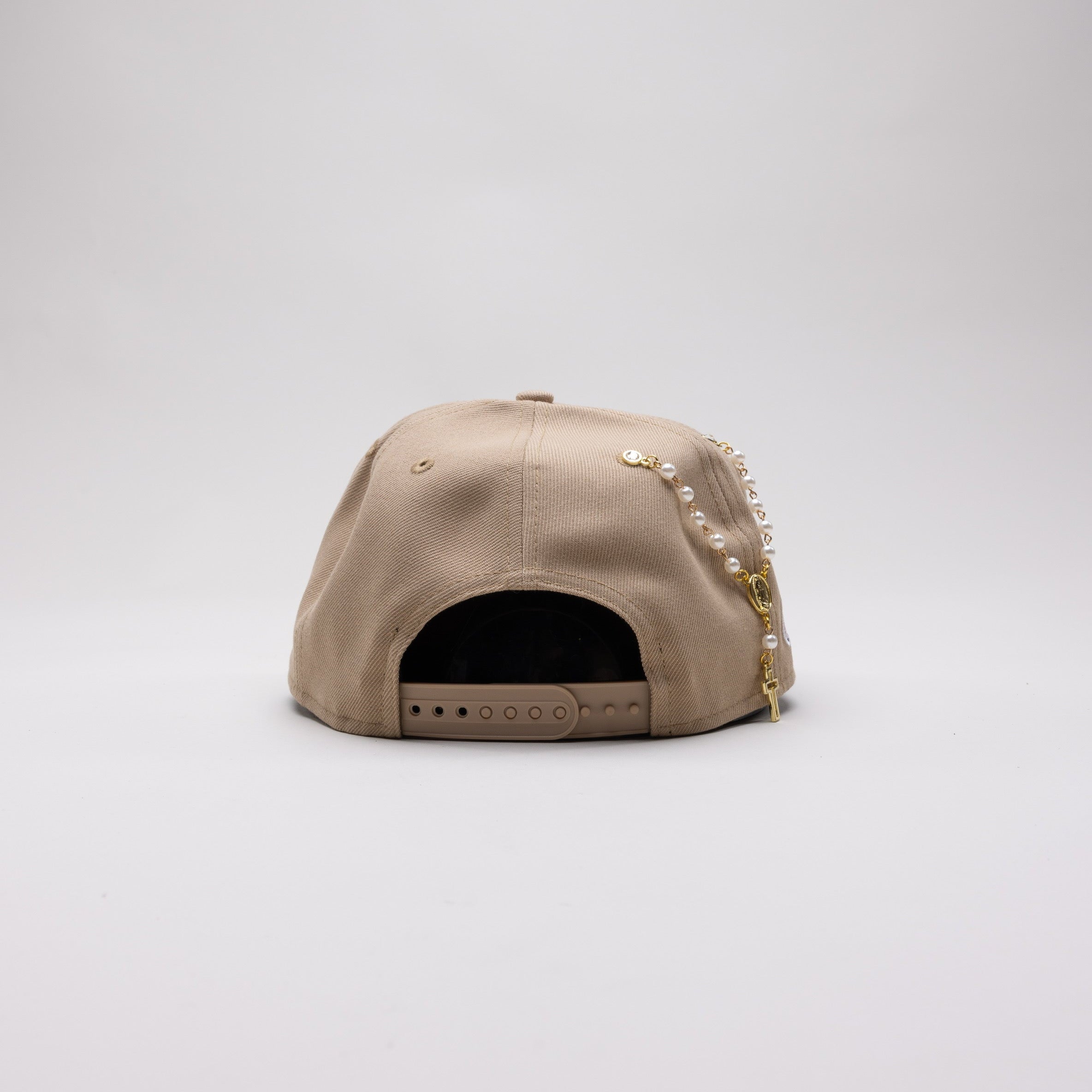 NEW ERA EXCLUSIVE 9FIFTY A-FRAME LIGHT KHAKI ATLANTA BRAVES SNAPBACK W/ 2000 ALL STAR GAME SIDE PATCH