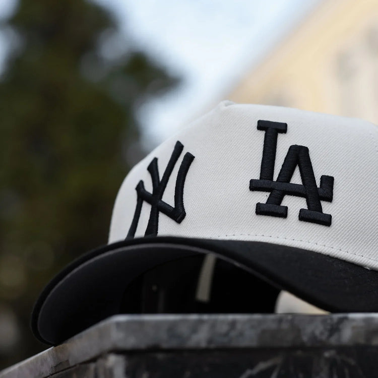 NEW ERA 9FORTY A-FRAME MLB NEW YORK YANKEES VS LOS ANGELES DODGERS TWO TONE / GREY UV SNAPBACK
