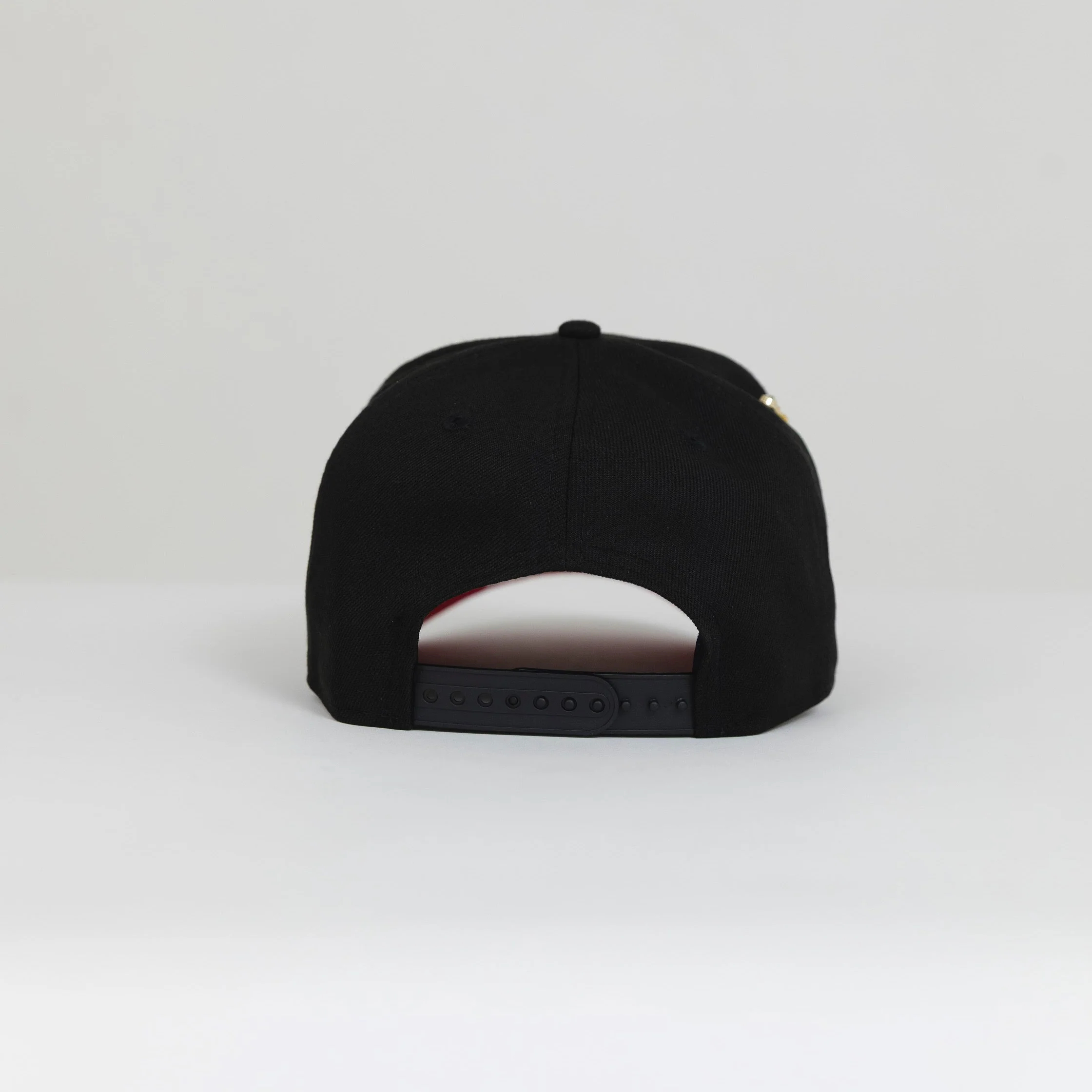 NEW ERA EXCLUSIVE 9FIFTY A-FRAME BLACK NEW YORK YANKEES SNAPBACK W/ 1999 WORLD SERIES SIDE PATCH