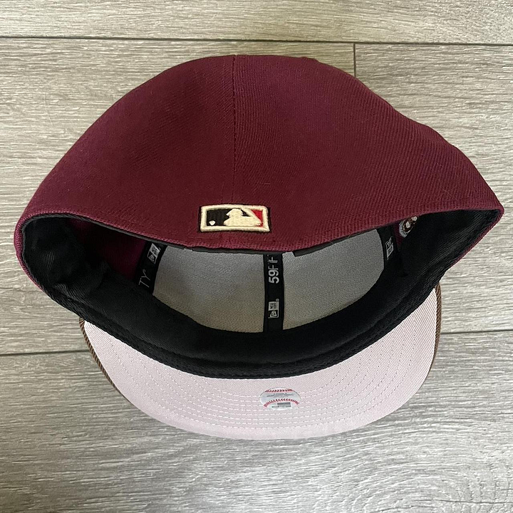 NEW ERA MEN'S BURGUNDY AND BROWN EMBROIDERED CASUAL BASEBALL CAP