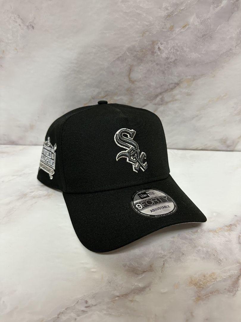 NEW ERA 9FORTY A MLB CHICAGO WHITE SOX. BLACK EDITION BASEBALL CAP