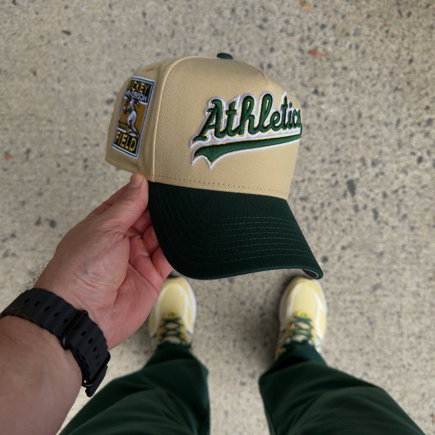 NEW ERA OAKLAND ATHLETICS RICKEY HENDERSON FIELD VEGAS GOLD TWO TONE 9FORTY A FRAME SNAPBACK HAT