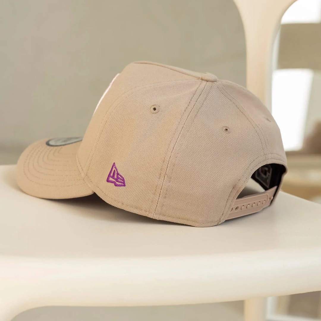 NEW ERA 9FORTY A-FRAME TORONTO BLUE JAYS 30TH ANNIVERSARY CAMEL / SPARKLING GRAPE