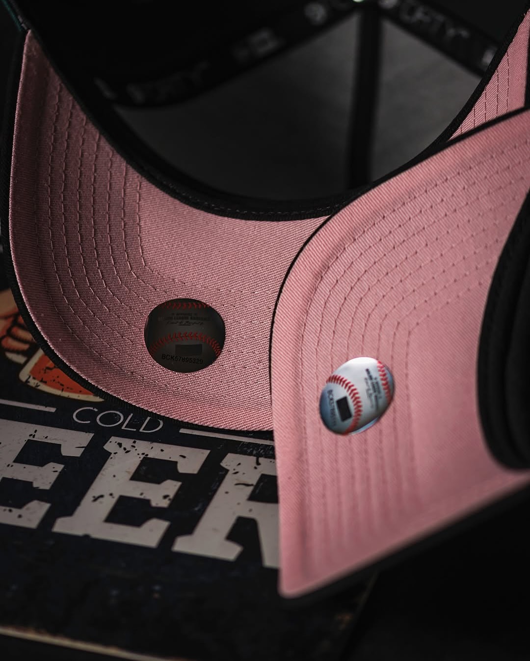 NEW ERA 9FORTY A-FRAME NEW YORK YANKEES WORLD SERIES 1998 TWO TONE / PINK UV SNAPBACK CAP