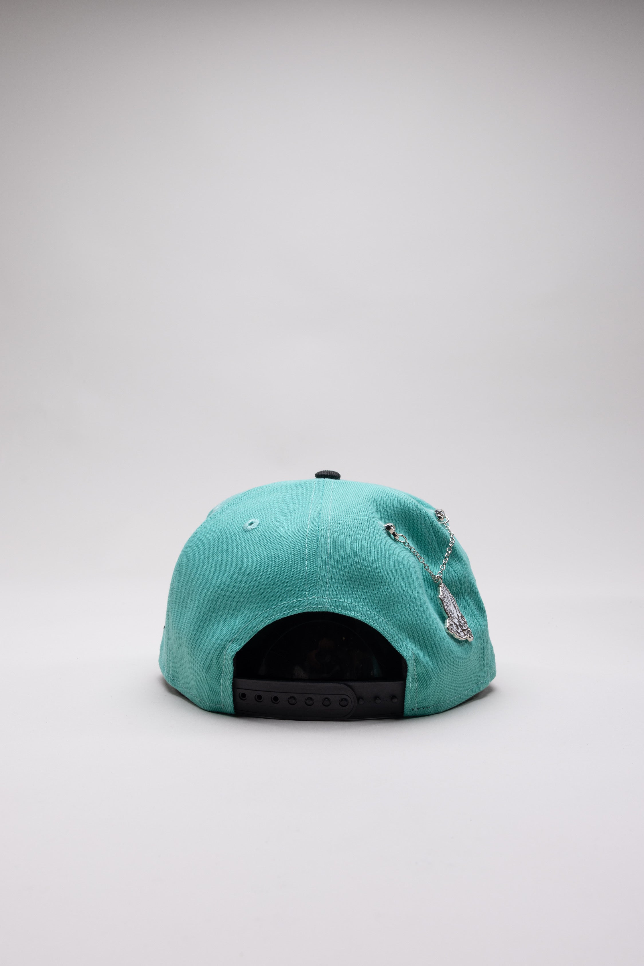 NEW ERA EXCLUSIVE 9FIFTY A-FRAME TURQUOISE/ BLACK ATLANTA BRAVES SNAPBACK W/ 30TH ANNIVERSARY SIDE PATCH