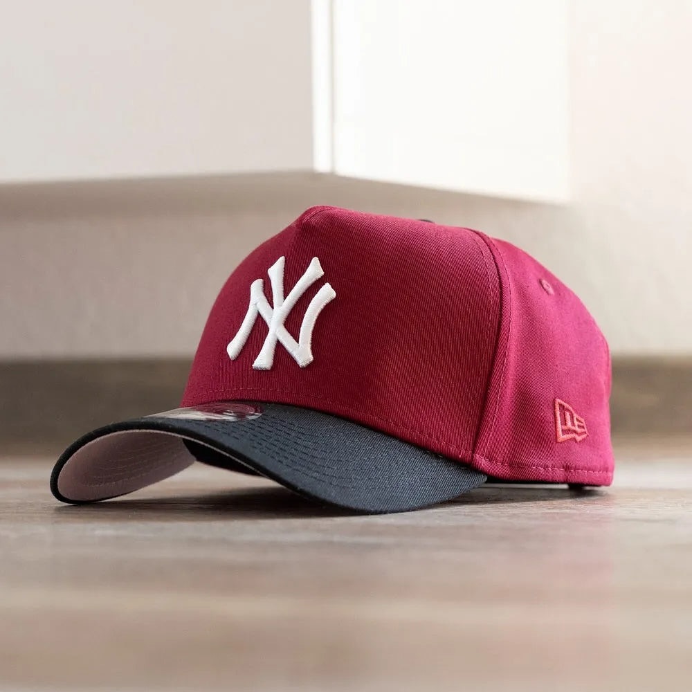 NEW ERA 9FORTY A-FRAME MLB NEW YORK YANKEES WORLD SERIES 1996 TWO TONE / PINK UV SNAPBACK CAP HAT MLB