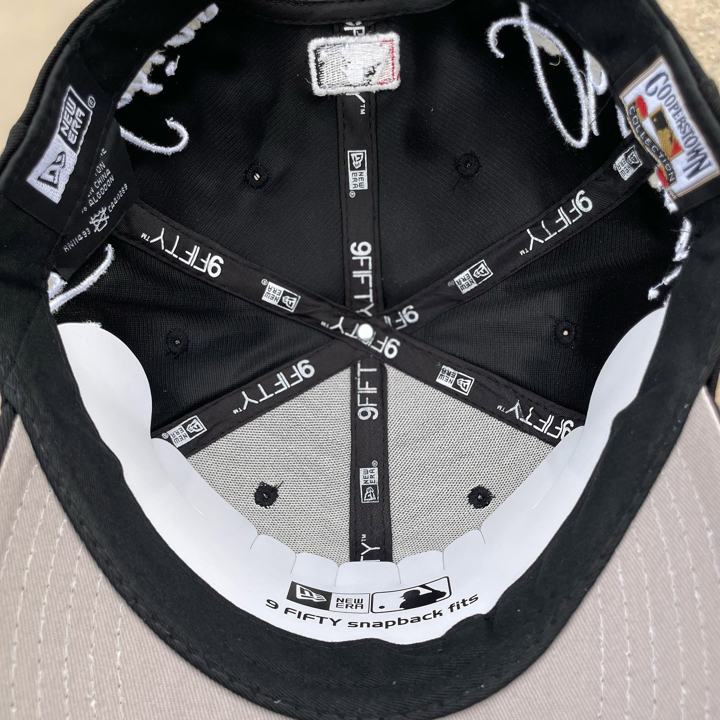 NEW ERA CHICAGO WHITE SOX BLACK HISTORIC WORLD SERIES CHAMPIONS EMBROIDERED CASUAL BASEBALL CAP