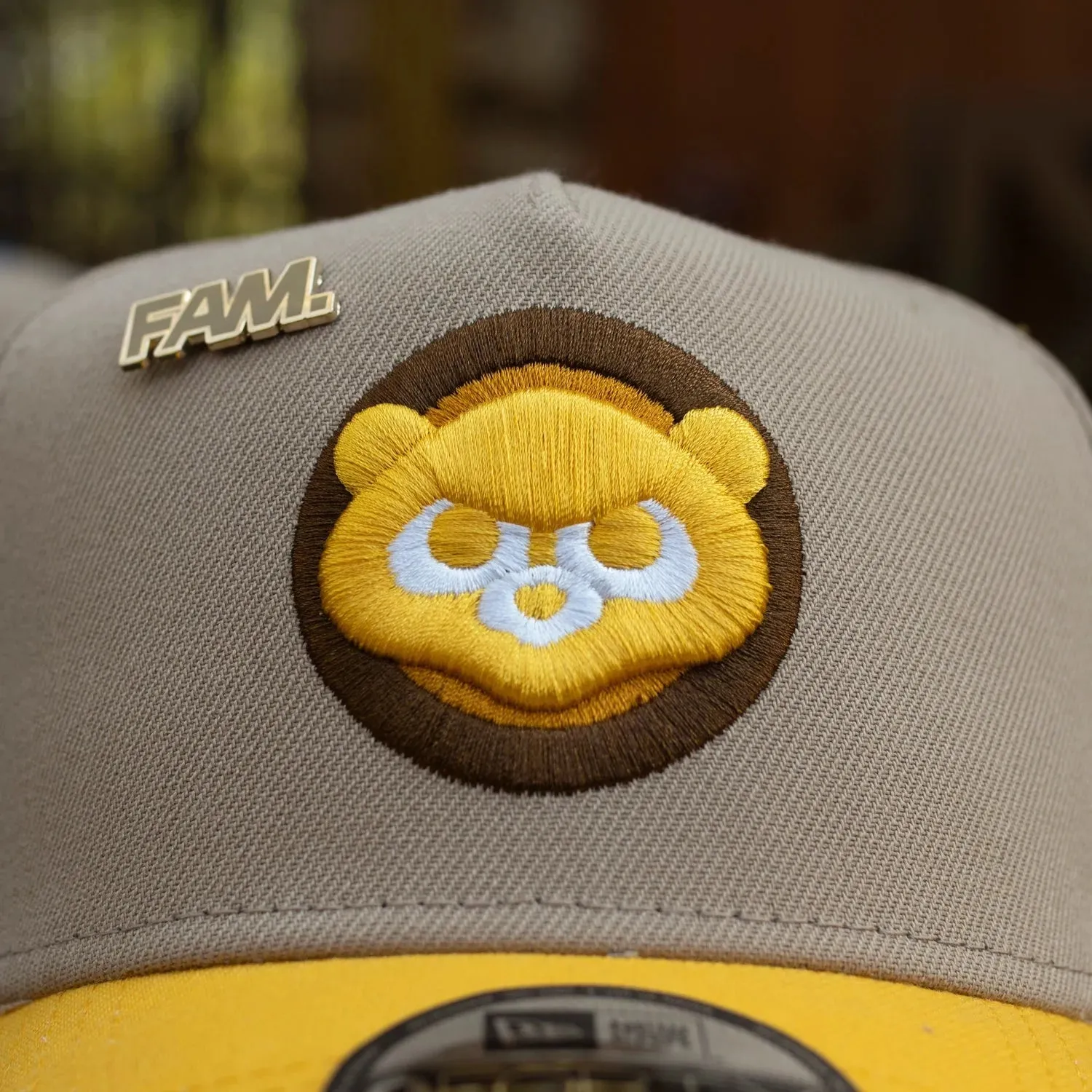 NEW ERA 9FORTY CHICAGO CUBS WRIGLEY FIELD TWO TONE / GREY UV TRUCKER